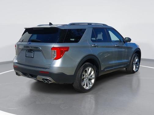 ICONIC SILVER METALLIC 2022 Ford Explorer PLATINUM
