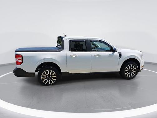 OXFORD WHITE 2024 Ford Maverick LARIAT