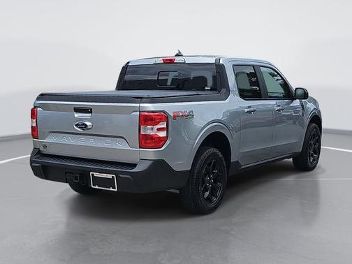 ICONIC SILVER METALLIC 2024 Ford Maverick LARIAT