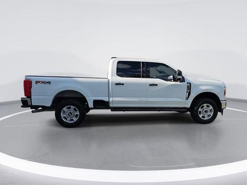 OXFORD WHITE 2025 Ford F-250 XLT