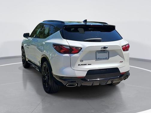 Iridescent Pearl Tricoat 2022 Chevrolet Blazer RS