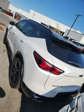 Iridescent Pearl Tricoat 2022 Chevrolet Blazer RS