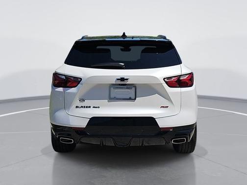 Iridescent Pearl Tricoat 2022 Chevrolet Blazer RS