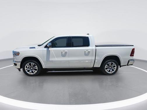 Ivory White Tri-Coat Pearlcoat 2023 RAM 1500 LIMITED