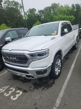 Ivory White Tri-Coat Pearlcoat 2023 RAM 1500 LIMITED