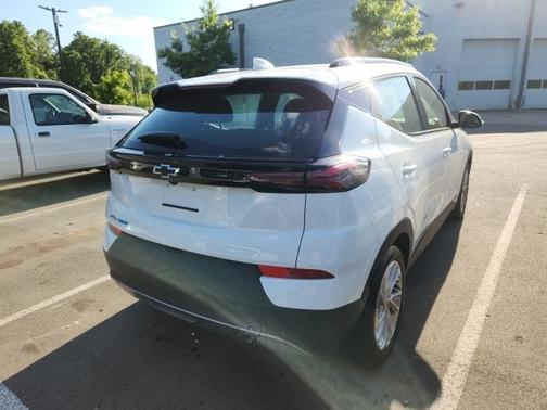 Summit White 2023 Chevrolet Bolt EUV LT