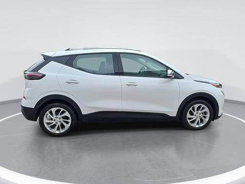 Summit White 2023 Chevrolet Bolt EUV LT