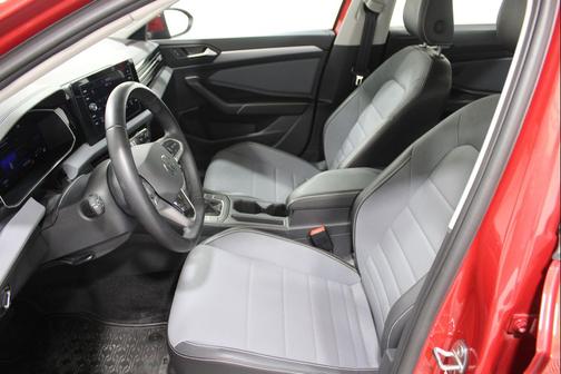Kings Red Metallic 2025 Volkswagen Jetta 1.5T SE