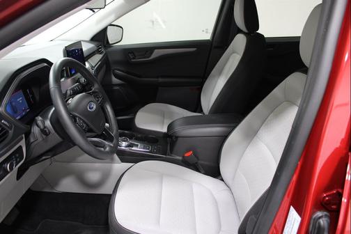 Rapid Red Metallic Tinted Clearcoat 2025 Ford Escape Active