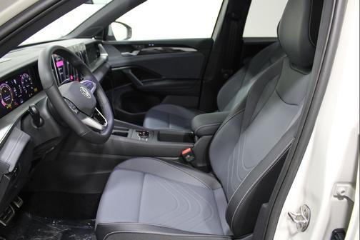 sandstone 2026 Volkswagen Tiguan 2.0T SE R-Line Black