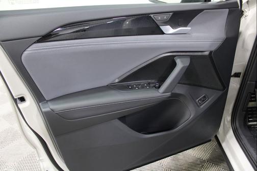 sandstone 2026 Volkswagen Tiguan 2.0T SE R-Line Black
