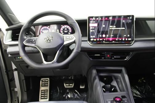 sandstone 2026 Volkswagen Tiguan 2.0T SE R-Line Black