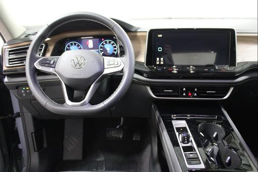 Pure Gray 2026 Volkswagen Atlas 2.0T SE w/Technology 4MOTION