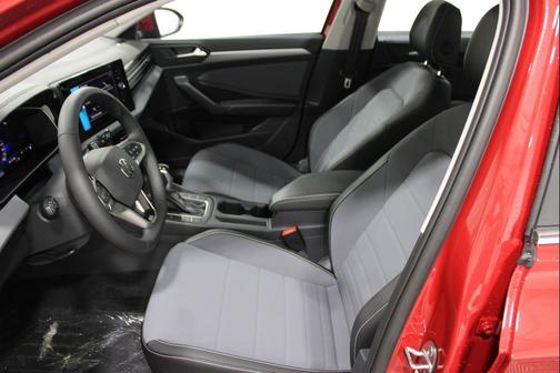 Kings Red Metallic 2026 Volkswagen Jetta 1.4T SE