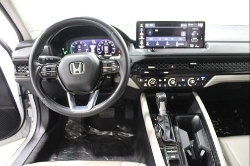 WHTIE 2023 Honda Accord Hybrid Touring