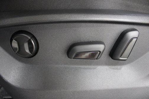 silver mist metallic 2026 Volkswagen Atlas 2.0T SE