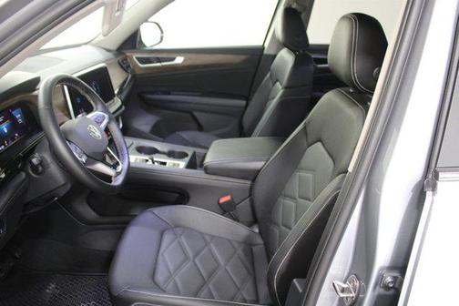 silver mist metallic 2026 Volkswagen Atlas 2.0T SE