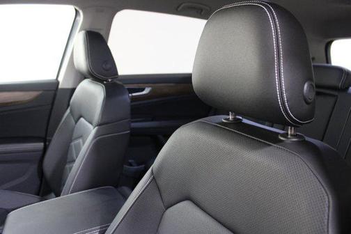 silver mist metallic 2026 Volkswagen Atlas 2.0T SE