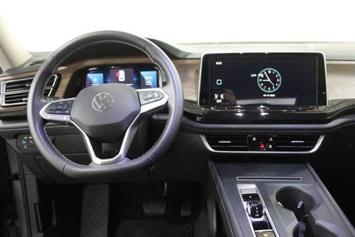 silver mist metallic 2026 Volkswagen Atlas 2.0T SE
