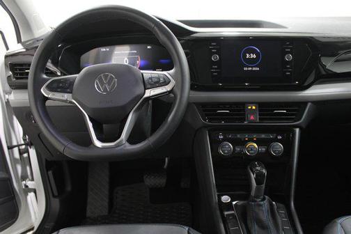 Pure White w/Deep Black Roof 2024 Volkswagen Taos 1.5T SE Black