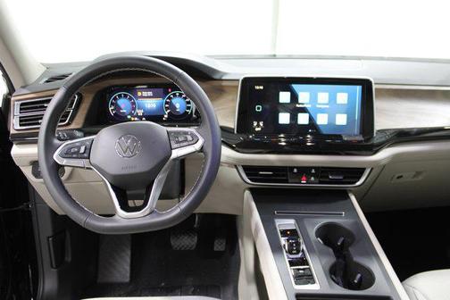 deep black pearl 2026 Volkswagen Atlas 2.0T SE