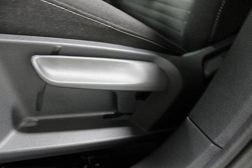 Deep Black Pearl 2026 Volkswagen Jetta 1.4T S