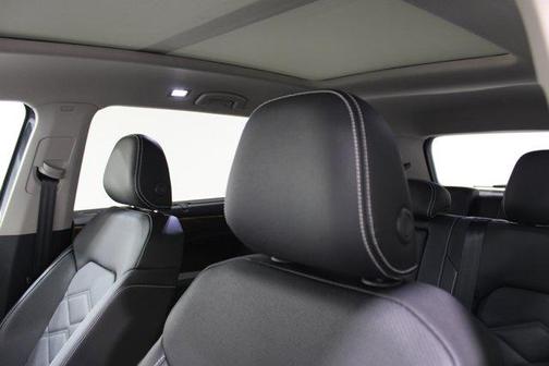Pure Gray 2026 Volkswagen Atlas 2.0T SE w/Technology 4MOTION