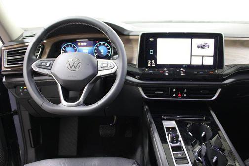 Pure Gray 2026 Volkswagen Atlas 2.0T SE w/Technology 4MOTION