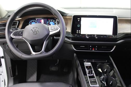 opal white pearl 2026 Volkswagen Atlas 2.0T SE w/Technology