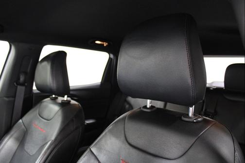 Bright White Clearcoat 2023 Jeep Compass Trailhawk