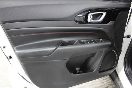 Bright White Clearcoat 2023 Jeep Compass Trailhawk
