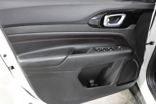 Bright White Clearcoat 2023 Jeep Compass Trailhawk