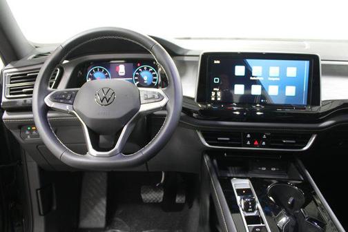 avocado green pearl 2026 Volkswagen Atlas Cross Sport 2.0T SE w/Technology 4MOTION