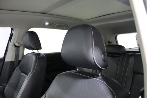 Deep Black Pearl 2021 Volkswagen Atlas 3.6L SEL