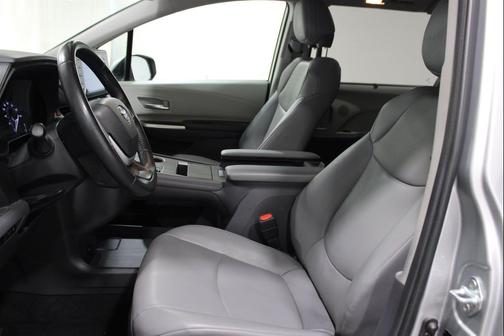 Celestial Silver Metallic 2024 Toyota Sienna XLE