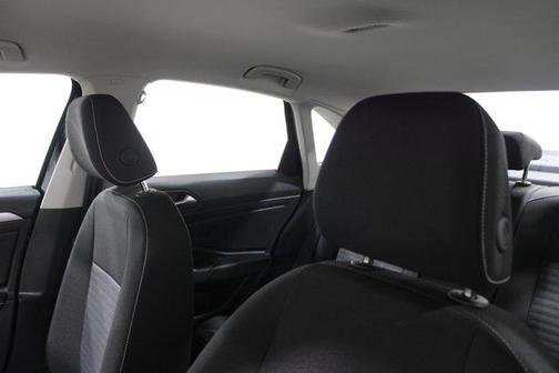 Deep Black Pearl 2026 Volkswagen Jetta 1.4T S