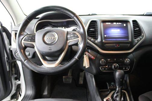 Bright White Clearcoat 2015 Jeep Cherokee Latitude