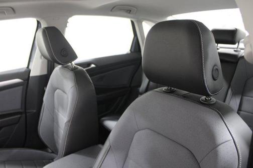 Platinum Gray Metallic 2026 Volkswagen Jetta 1.4T SE