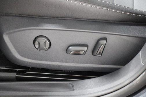 Platinum Gray Metallic 2025 Volkswagen Jetta 1.5T SE
