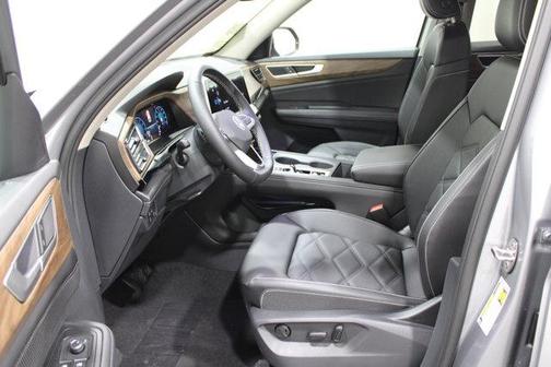 Silver Mist Metallic 2025 Volkswagen Atlas 2.0T SE