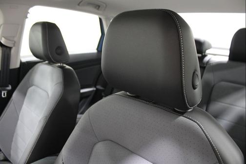 Monterey Blue Pearl 2026 Volkswagen Jetta 1.4T SE