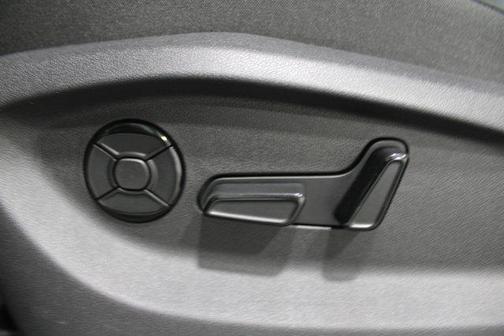 sandstone 2026 Volkswagen Tiguan 2.0T SE R-Line Black 4MOTION