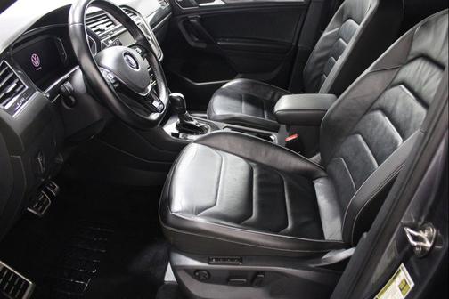 Platinum Gray Metallic 2021 Volkswagen Tiguan 2.0T SEL R-Line 4MOTION