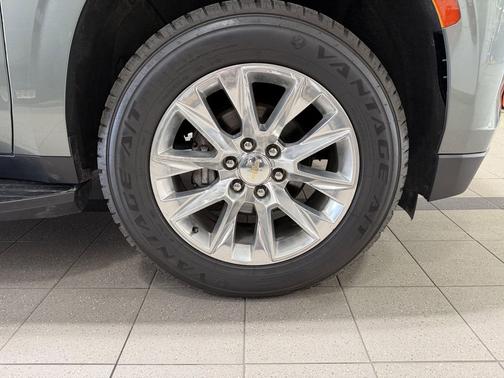 Silver Sage Metallic 2023 Chevrolet Suburban Premier