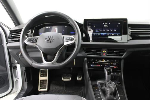 Pure White 2025 Volkswagen Jetta 1.5T Sport
