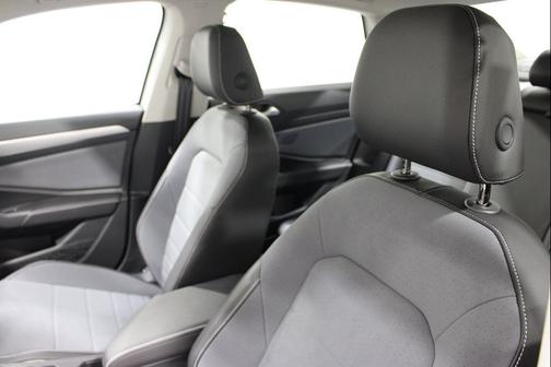 Opal White Pearl 2026 Volkswagen Jetta 1.4T SE