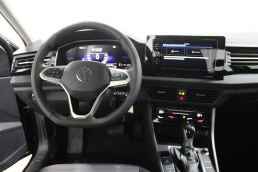 Deep Black Pearl 2026 Volkswagen Jetta 1.4T S