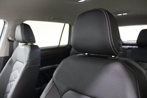 silver mist metallic 2026 Volkswagen Atlas 2.0T SE