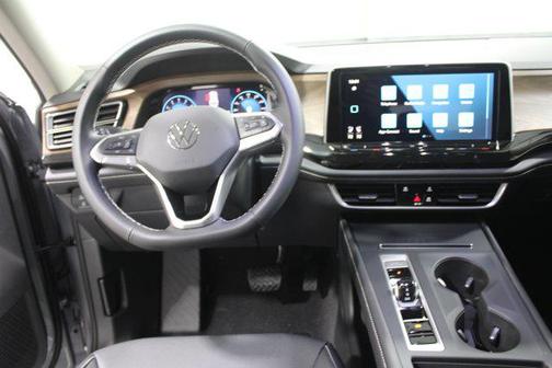 silver mist metallic 2026 Volkswagen Atlas 2.0T SE