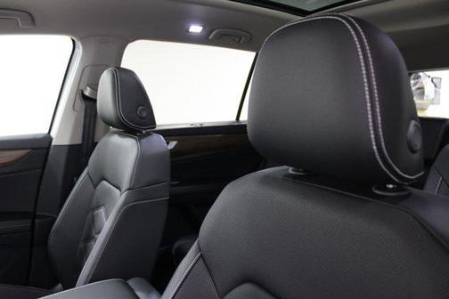 OPAL WHITE 2026 Volkswagen Atlas 2.0T SE w/Technology 4MOTION